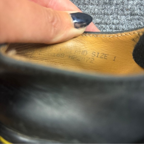 DR MARTENS Kids MADE IN ENGLAND Black Leather Lace Up Oxfords size: 1 - Picture 10 of 10